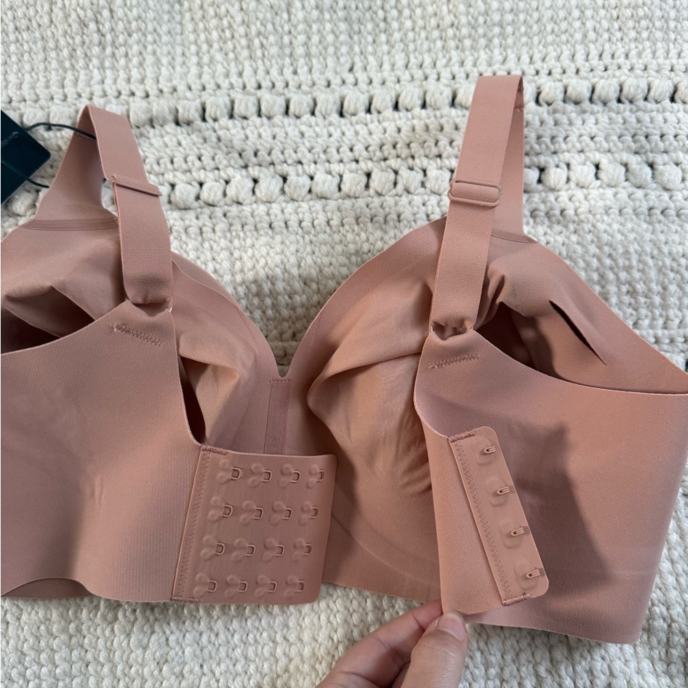 Evelyn & Bobbie Starlette Plunge Bra Wireless Padded Seamless Support NWT Size M - Picture 7 of 15